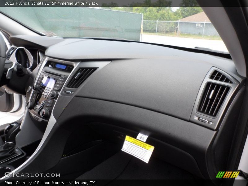 Shimmering White / Black 2013 Hyundai Sonata SE