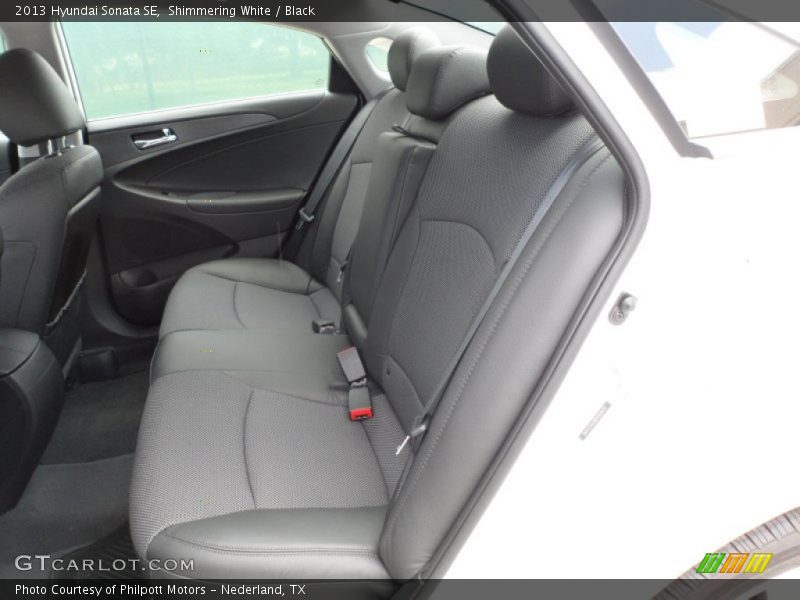 Shimmering White / Black 2013 Hyundai Sonata SE