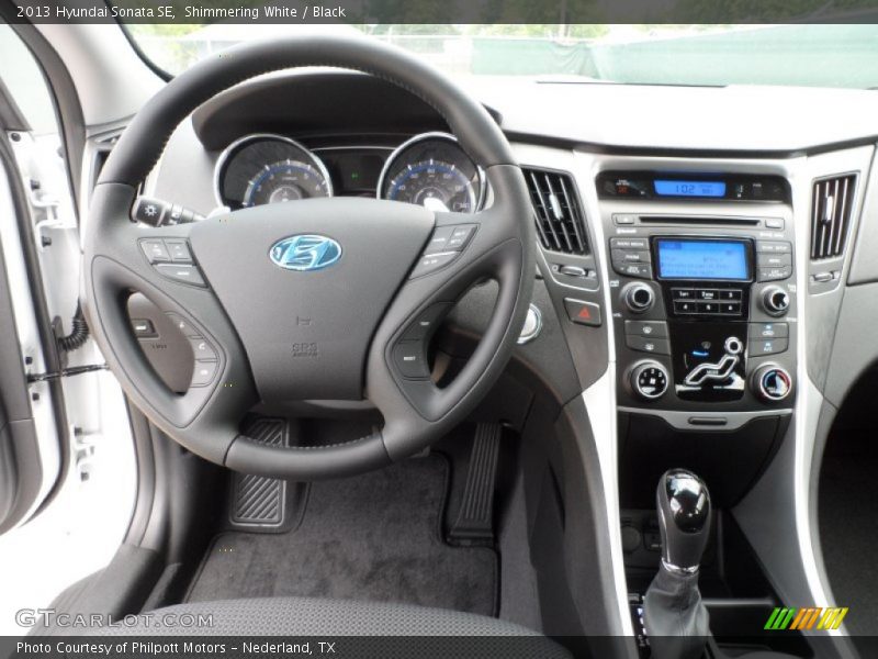 Shimmering White / Black 2013 Hyundai Sonata SE