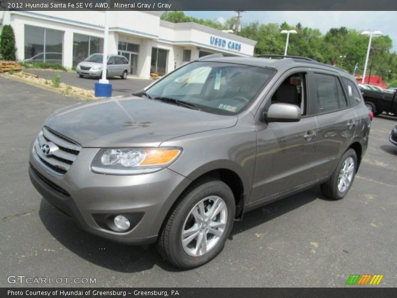Mineral Gray / Gray 2012 Hyundai Santa Fe SE V6 AWD