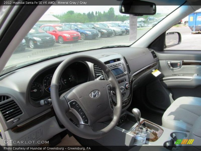 Mineral Gray / Gray 2012 Hyundai Santa Fe SE V6 AWD