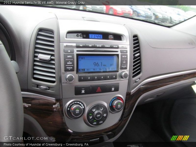 Mineral Gray / Gray 2012 Hyundai Santa Fe SE V6 AWD
