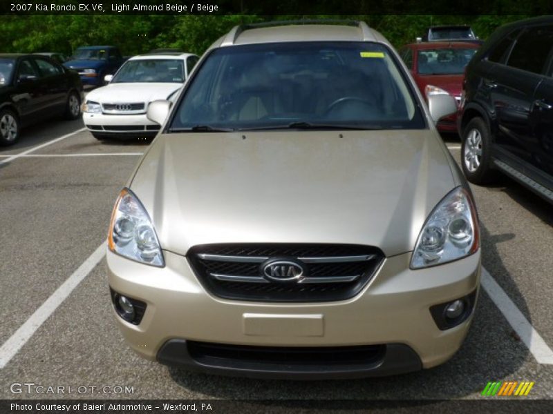 Light Almond Beige / Beige 2007 Kia Rondo EX V6