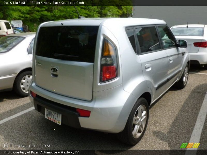 Bright Silver / Black Soul Logo Cloth 2010 Kia Soul +