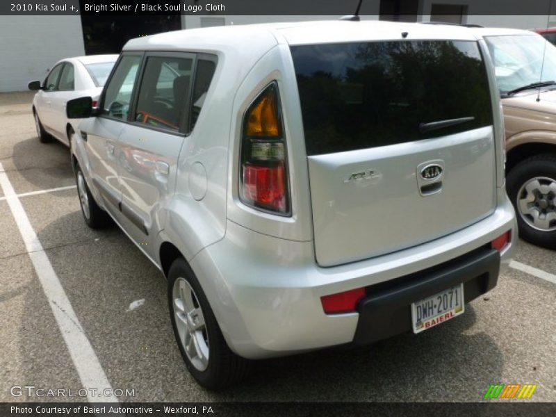Bright Silver / Black Soul Logo Cloth 2010 Kia Soul +