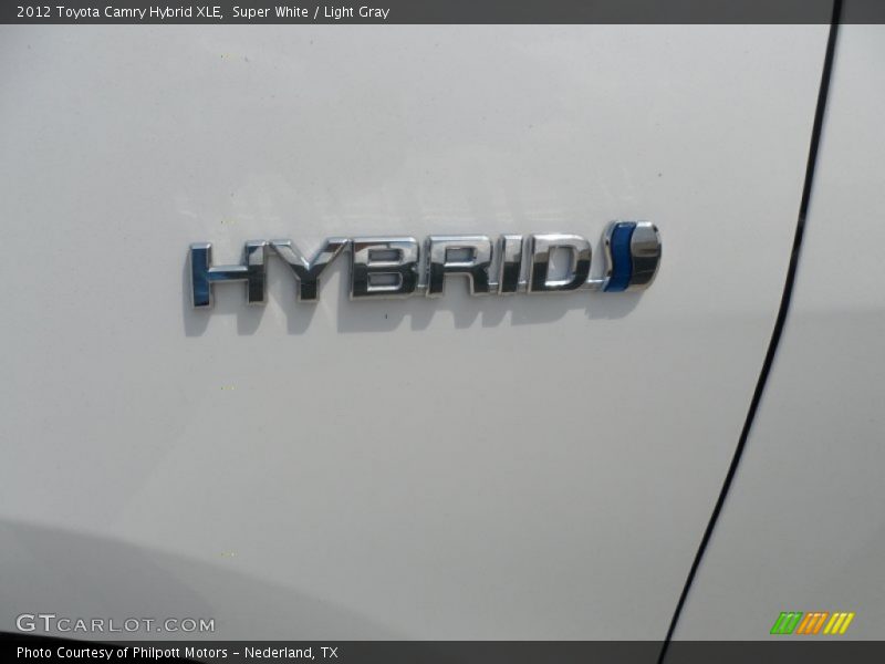 Super White / Light Gray 2012 Toyota Camry Hybrid XLE