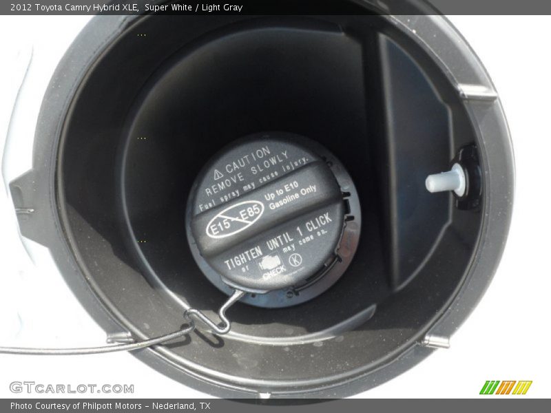 Super White / Light Gray 2012 Toyota Camry Hybrid XLE