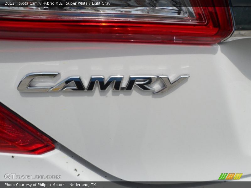 Super White / Light Gray 2012 Toyota Camry Hybrid XLE