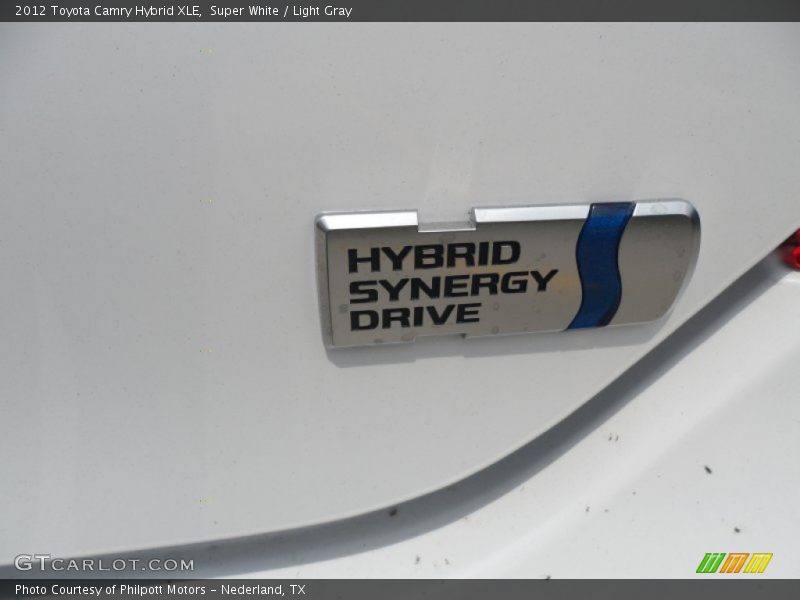 Super White / Light Gray 2012 Toyota Camry Hybrid XLE