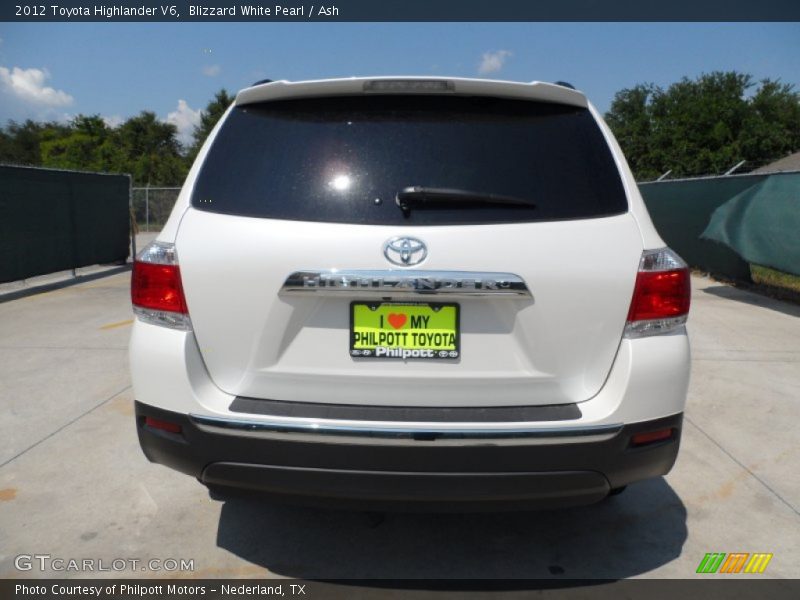 Blizzard White Pearl / Ash 2012 Toyota Highlander V6