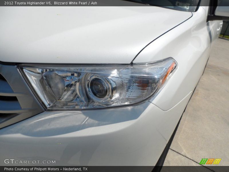 Blizzard White Pearl / Ash 2012 Toyota Highlander V6