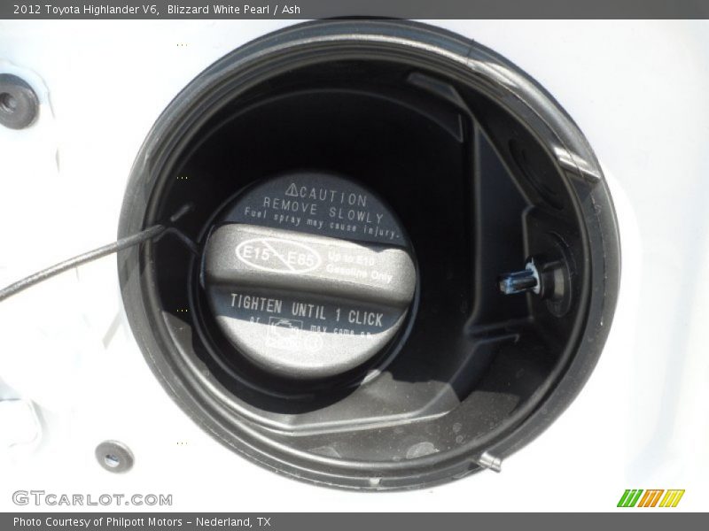 Blizzard White Pearl / Ash 2012 Toyota Highlander V6