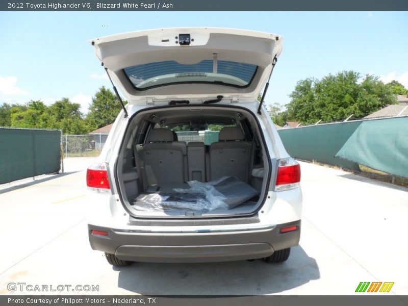 Blizzard White Pearl / Ash 2012 Toyota Highlander V6
