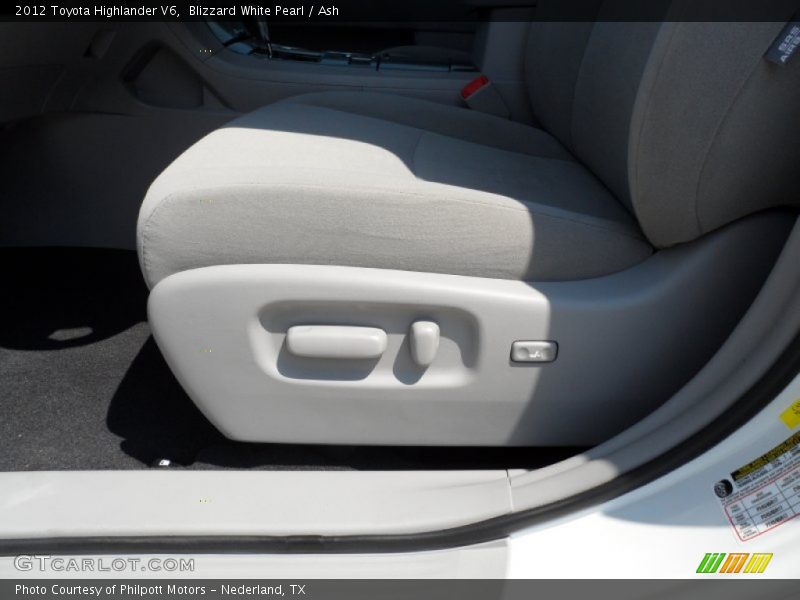 Blizzard White Pearl / Ash 2012 Toyota Highlander V6