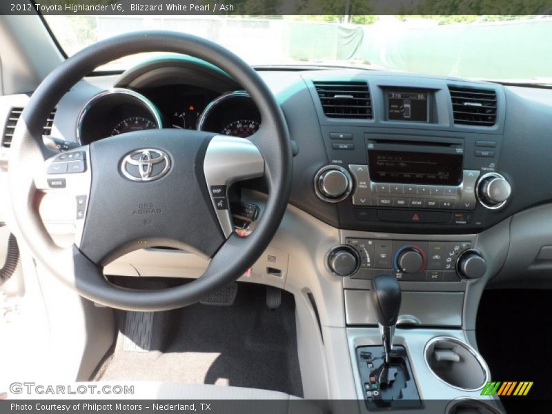 Blizzard White Pearl / Ash 2012 Toyota Highlander V6
