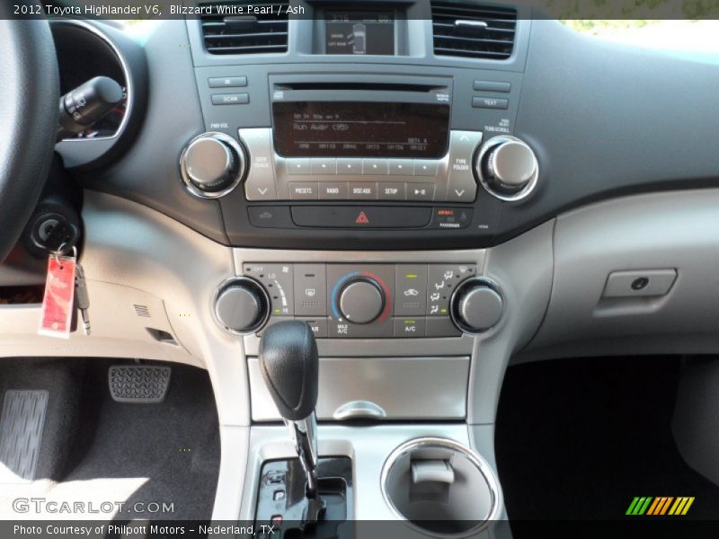 Blizzard White Pearl / Ash 2012 Toyota Highlander V6