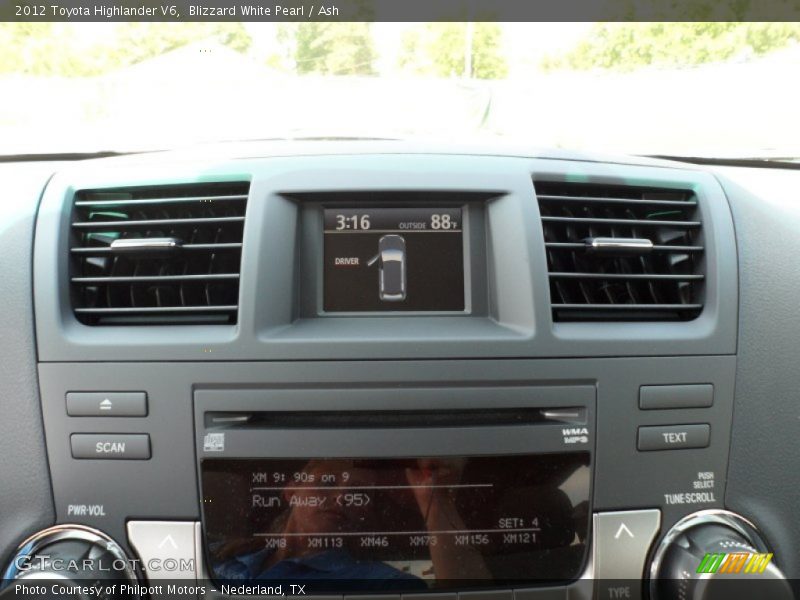 Blizzard White Pearl / Ash 2012 Toyota Highlander V6