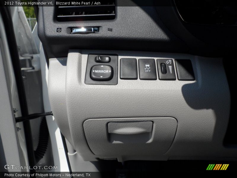 Blizzard White Pearl / Ash 2012 Toyota Highlander V6
