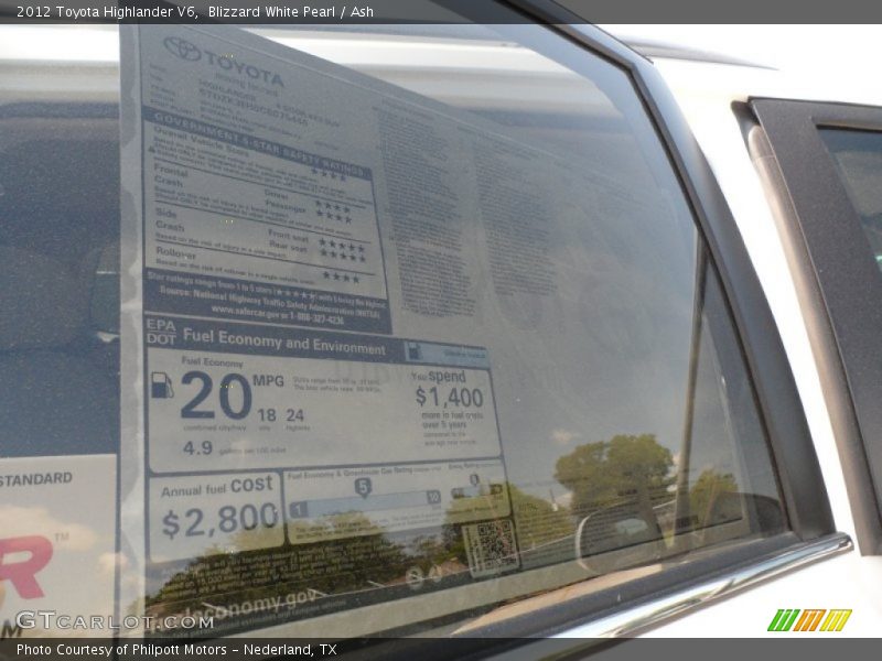 Blizzard White Pearl / Ash 2012 Toyota Highlander V6