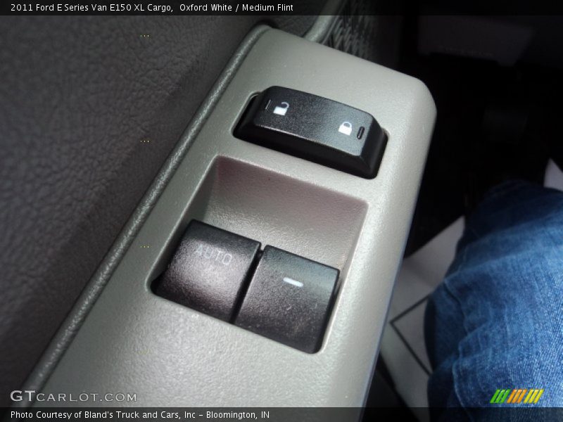 Oxford White / Medium Flint 2011 Ford E Series Van E150 XL Cargo