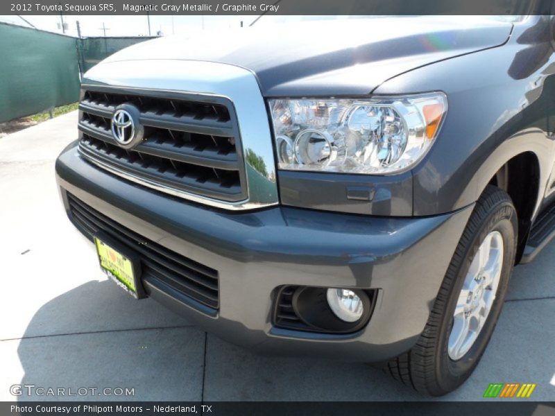 Magnetic Gray Metallic / Graphite Gray 2012 Toyota Sequoia SR5