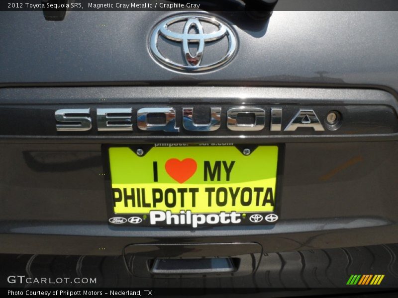 Magnetic Gray Metallic / Graphite Gray 2012 Toyota Sequoia SR5