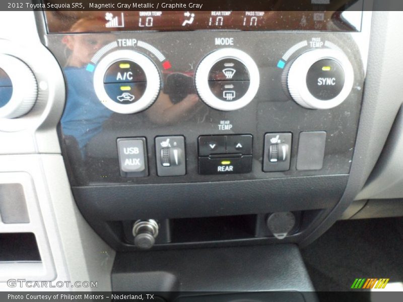 Magnetic Gray Metallic / Graphite Gray 2012 Toyota Sequoia SR5