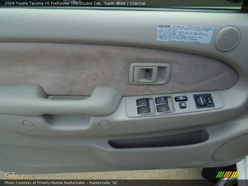 Super White / Charcoal 2004 Toyota Tacoma V6 PreRunner TRD Double Cab