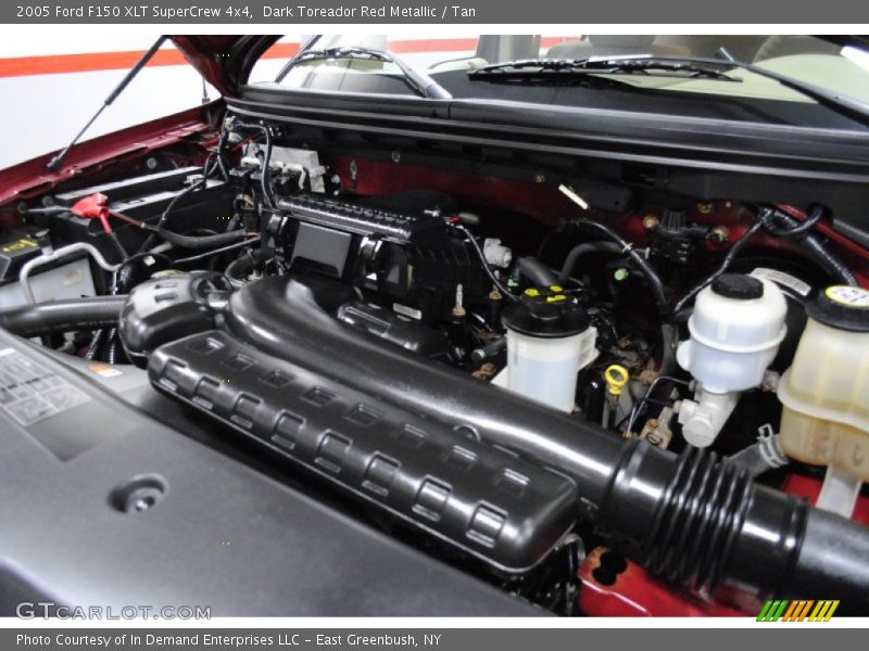 Dark Toreador Red Metallic / Tan 2005 Ford F150 XLT SuperCrew 4x4
