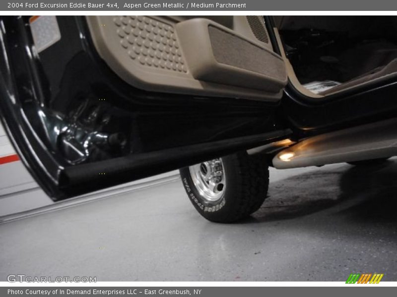 Aspen Green Metallic / Medium Parchment 2004 Ford Excursion Eddie Bauer 4x4