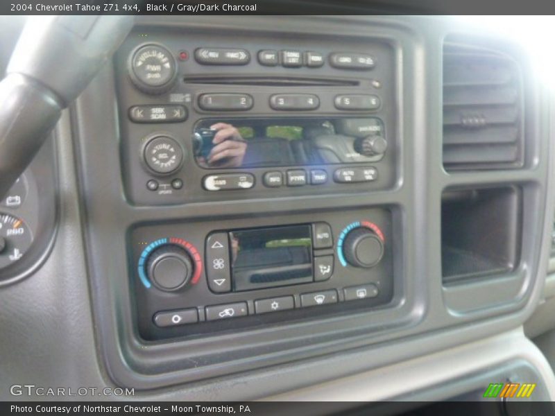Black / Gray/Dark Charcoal 2004 Chevrolet Tahoe Z71 4x4