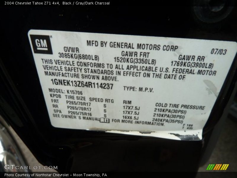 Black / Gray/Dark Charcoal 2004 Chevrolet Tahoe Z71 4x4