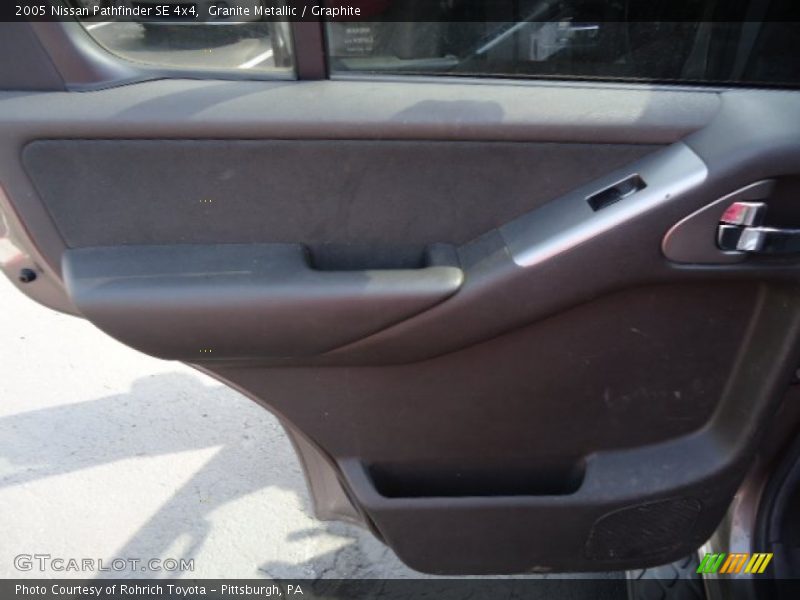 Granite Metallic / Graphite 2005 Nissan Pathfinder SE 4x4
