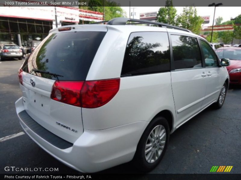 Super White / Taupe 2009 Toyota Sienna XLE