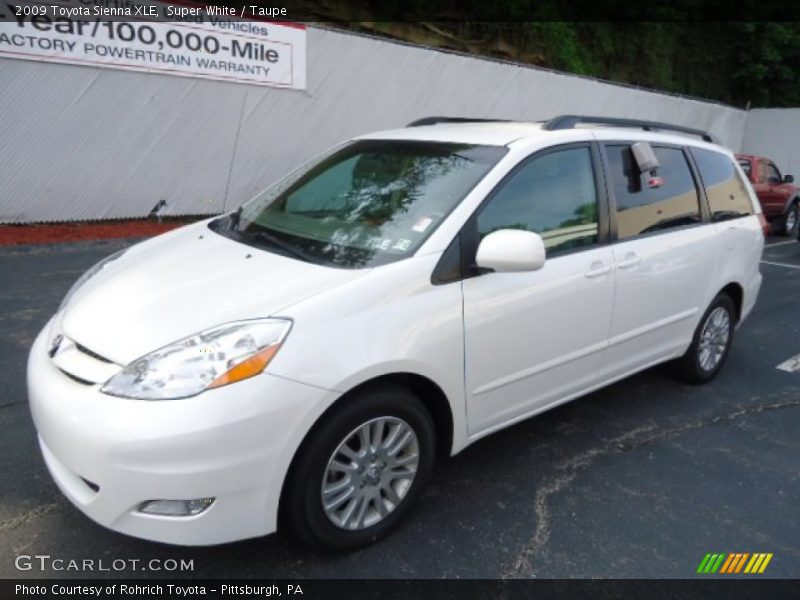 Super White / Taupe 2009 Toyota Sienna XLE