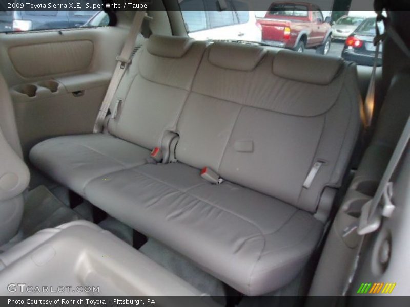 Super White / Taupe 2009 Toyota Sienna XLE