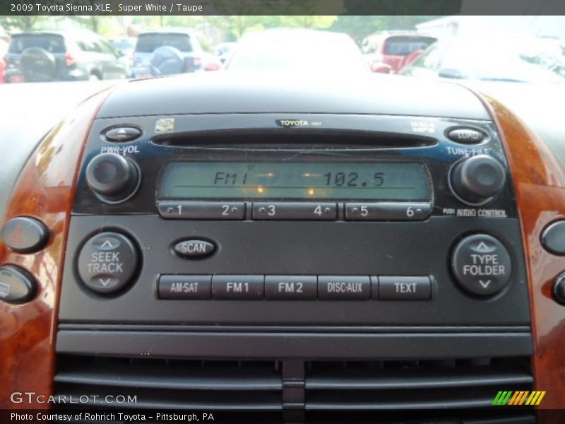 Super White / Taupe 2009 Toyota Sienna XLE