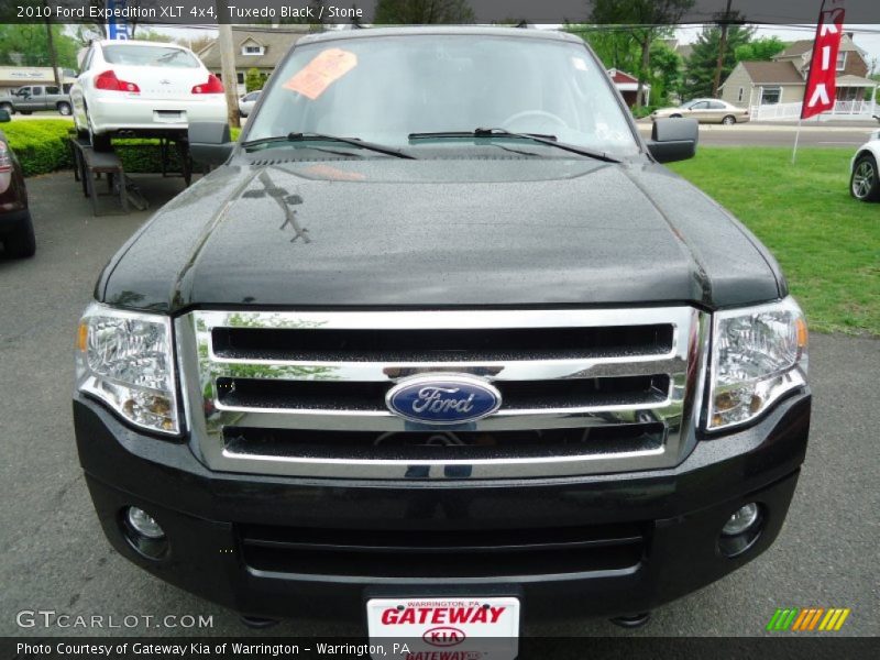 Tuxedo Black / Stone 2010 Ford Expedition XLT 4x4