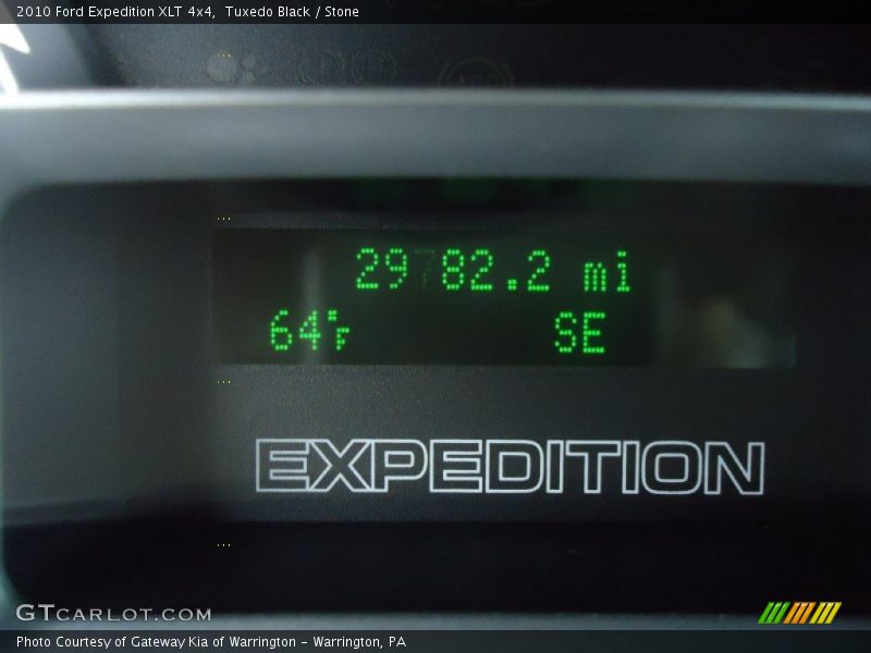 Tuxedo Black / Stone 2010 Ford Expedition XLT 4x4