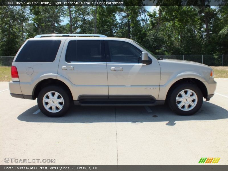 Light French Silk Metallic / Light Parchment 2004 Lincoln Aviator Luxury