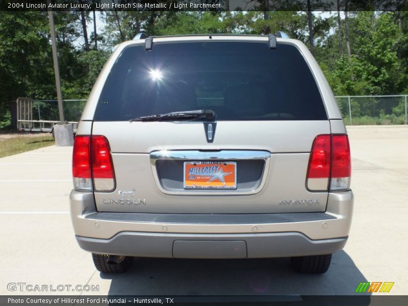 Light French Silk Metallic / Light Parchment 2004 Lincoln Aviator Luxury