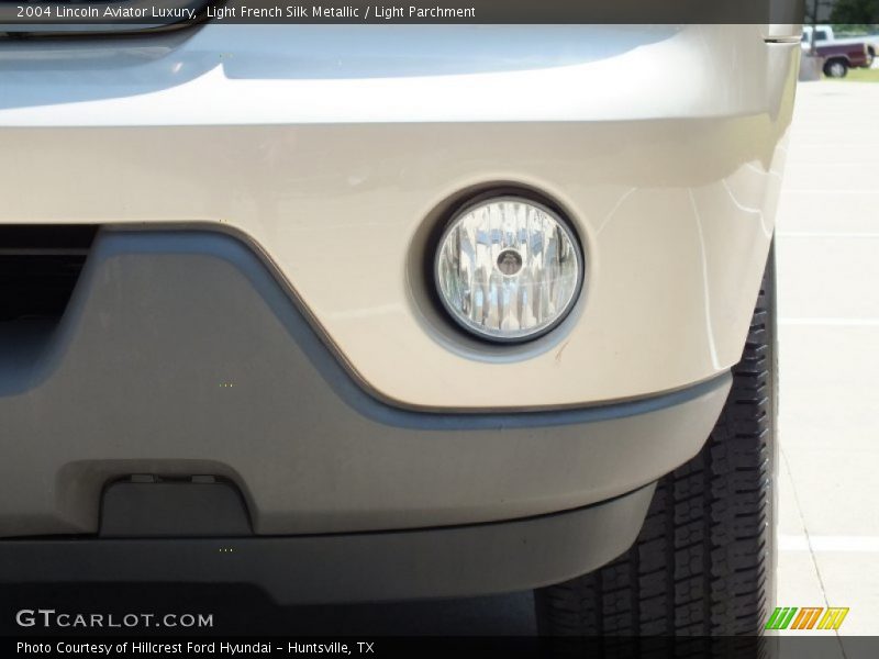 Light French Silk Metallic / Light Parchment 2004 Lincoln Aviator Luxury