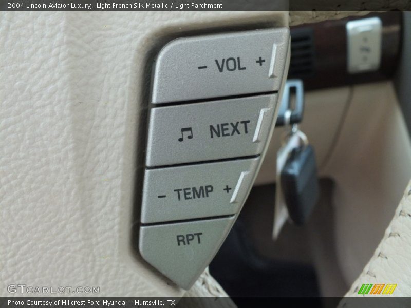 Light French Silk Metallic / Light Parchment 2004 Lincoln Aviator Luxury