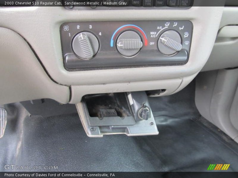 Sandalwood Metallic / Medium Gray 2003 Chevrolet S10 Regular Cab