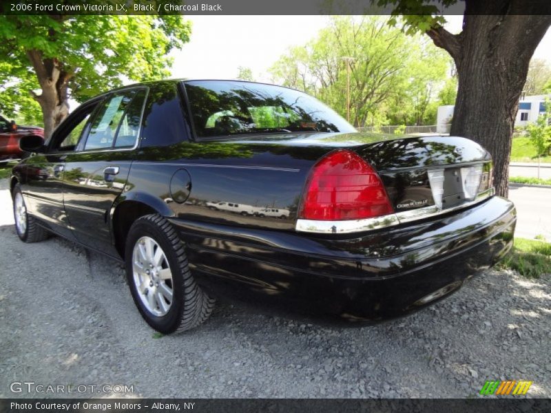  2006 Crown Victoria LX Black