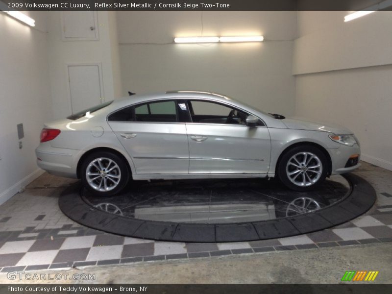 Reflex Silver Metallic / Cornsilk Beige Two-Tone 2009 Volkswagen CC Luxury