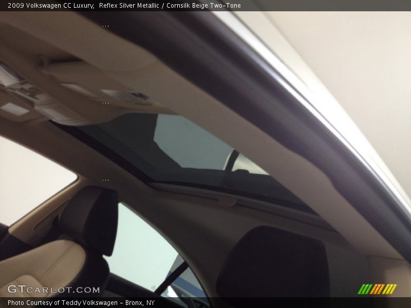 Reflex Silver Metallic / Cornsilk Beige Two-Tone 2009 Volkswagen CC Luxury