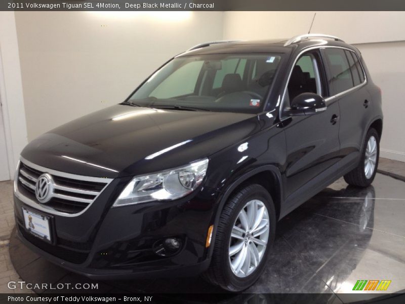 Deep Black Metallic / Charcoal 2011 Volkswagen Tiguan SEL 4Motion