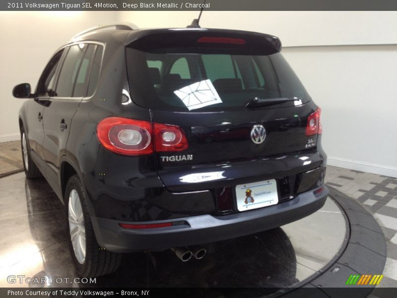 Deep Black Metallic / Charcoal 2011 Volkswagen Tiguan SEL 4Motion