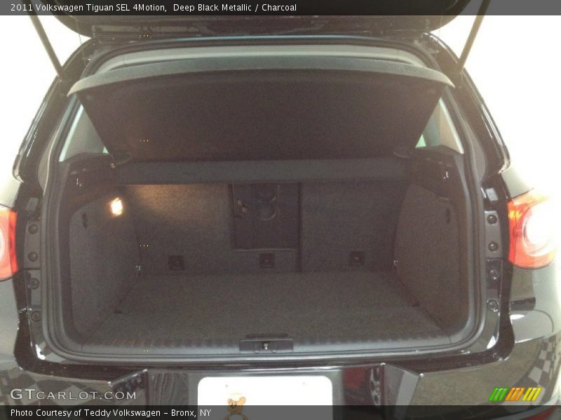 Deep Black Metallic / Charcoal 2011 Volkswagen Tiguan SEL 4Motion